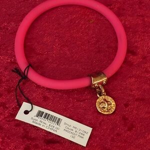 J139 NWT Marc by Marc Jacobs Silicone Bangle in Knockout Pink & Gold hardware